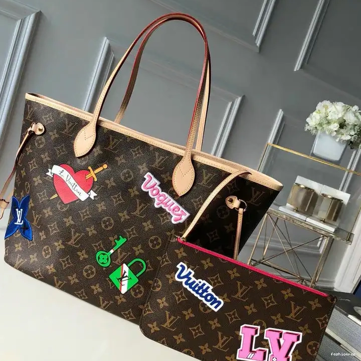 Fashionrepsfam ru 19T1L0044 Bags LV 0629
